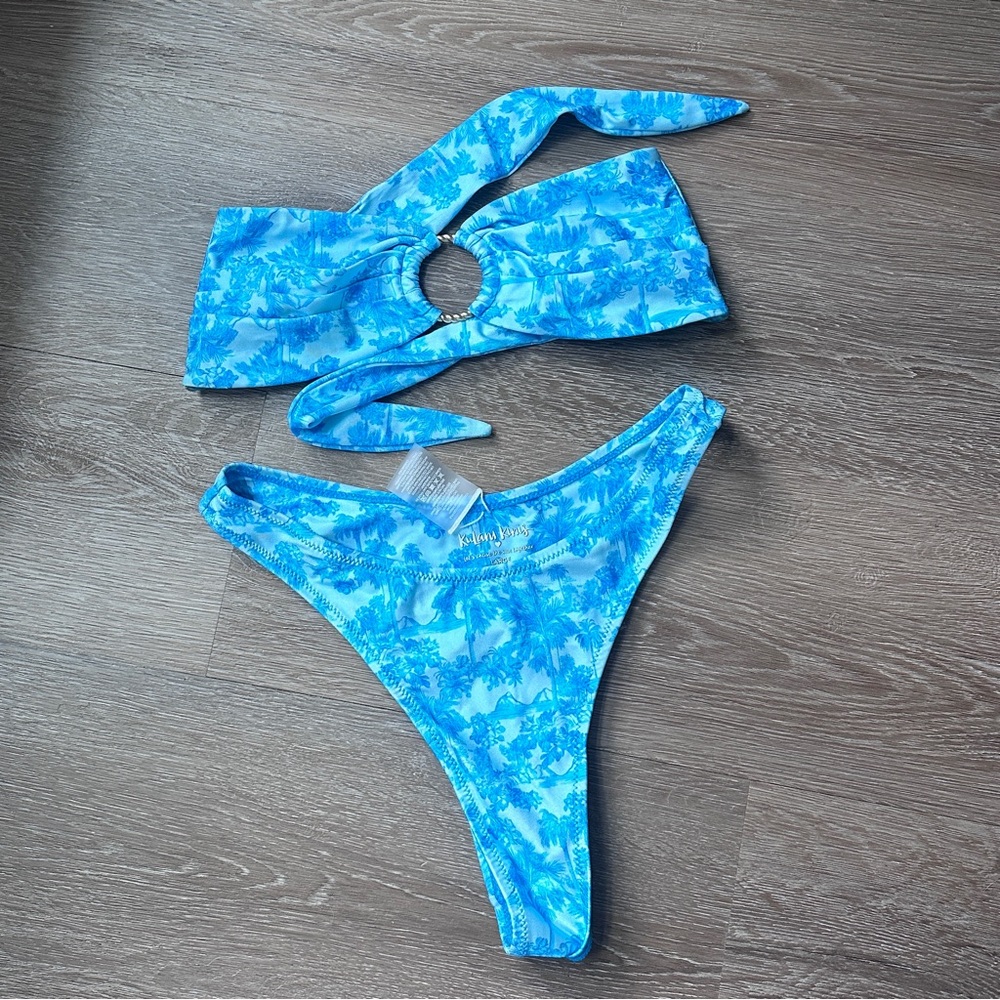 Kulani Kinis Ocean Paradise + Sarong PLS READ DESCRIPTION FOR SIZING